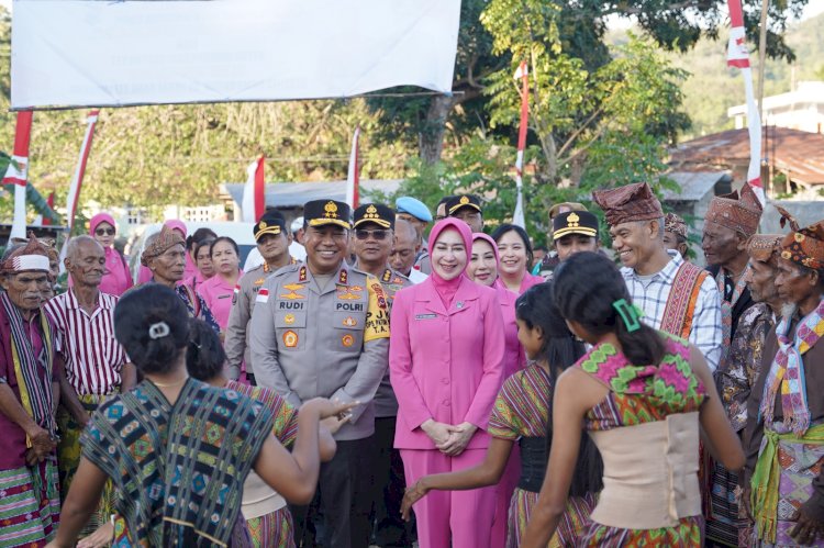 Dari Pelataran Sonaf Bikomi: Mahkota Adat untuk Jenderal, Titipan Harapan Masyarakat Meto