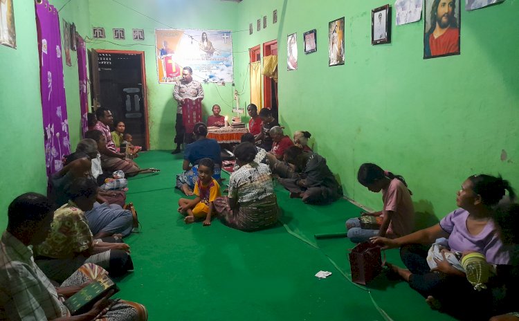 Wujudkan Polri Humanis: Aipda Dominggus Samba Beri Pelayanan dan Bimbingan Rohani untuk Warga Desa Maurisu