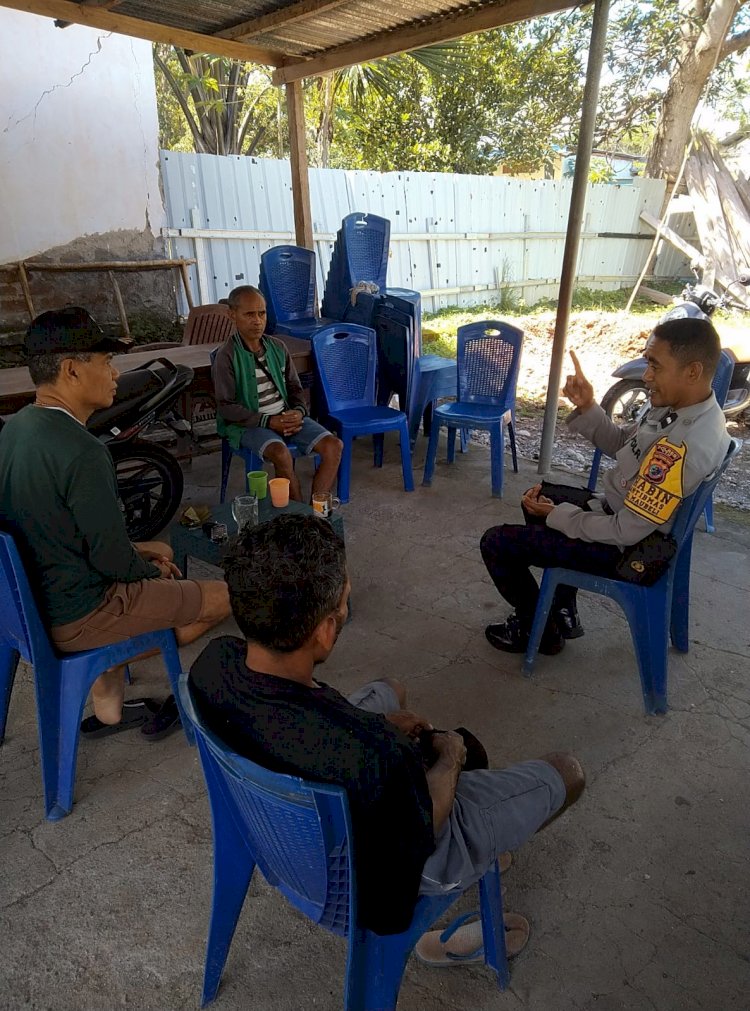 Sinergi di Kelurahan Maubeli: Kala Polisi dan Warga Bersatu Menolong Janda di Gubuk Derita