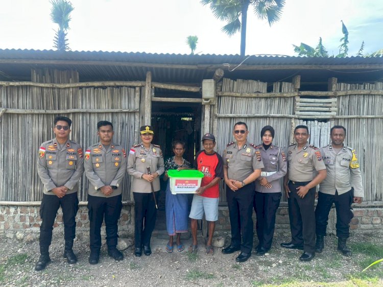 Menembus Batas Tugas: Aipda Arianto Sabuin Kawal Penyaluran Bansos Ibu Kapolres bagi Warga Fafibola