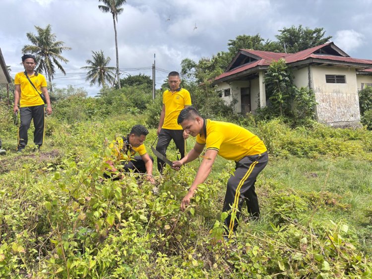 Wujudkan Lingkungan Sehat, Personel Polres TTU Gelar Aksi 'Kurve' di Klinik Bhayangkara