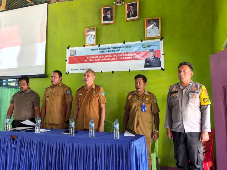 Kawal Transparansi Dana Desa, Bhabinkamtibmas Tuabatan Hadiri Rapat Laporan Pertanggungjawaban Keuangan Tahun 2025