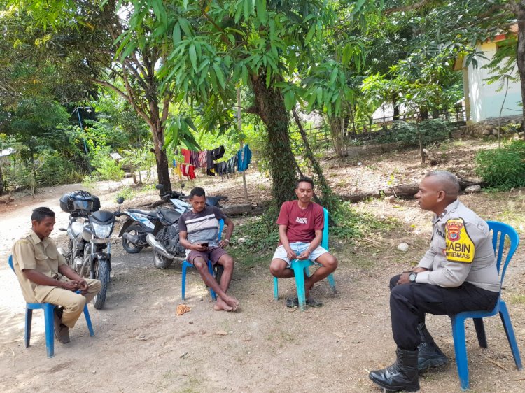 Cegah Kriminalitas dan Dampak Miras, Bhabinkamtibmas Desa Tunbes Intensifkan Sambang Warga