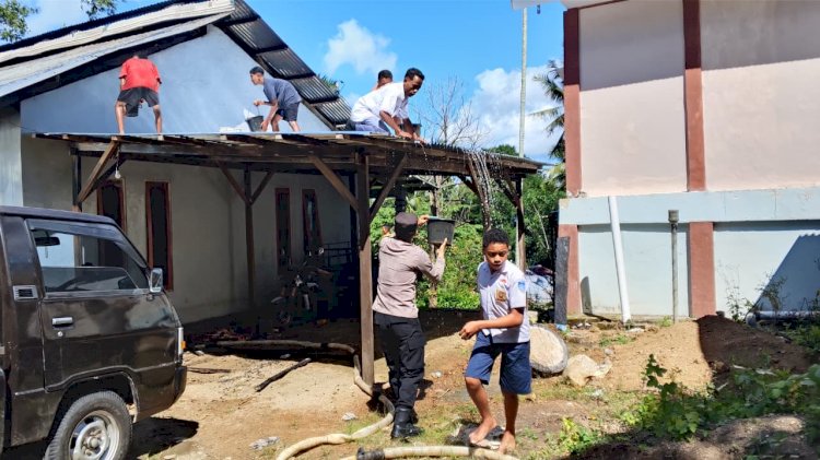 Aksi Cepat Warga dan Polisi Cegah Kebakaran Rumah di Oesena Agar Tak Meluas