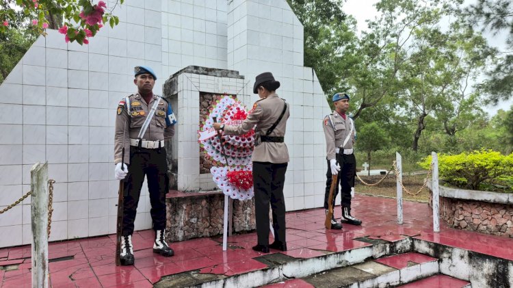 Jelang HUT Bhayangkara ke-80, Polres TTU Gelar Upacara Ziarah dan Tabur Bunga di TMP Cendana Loka.