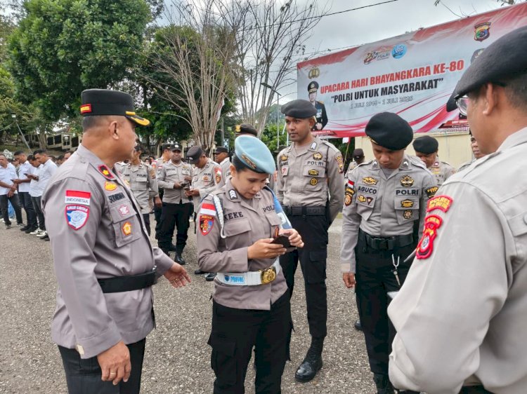 Komitmen Disiplin di Polres TTU: Wakapolres dan Propam Cek 'Judol' serta Kerapian Personel
