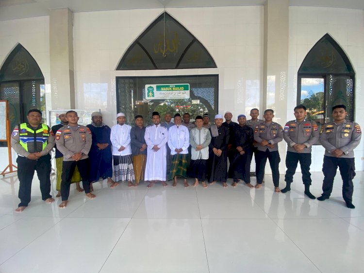 Umat Muslim Polres TTU Bersama Umat Muslim Kabupaten TTU Gelar Doa untuk Korban Gempa Flores