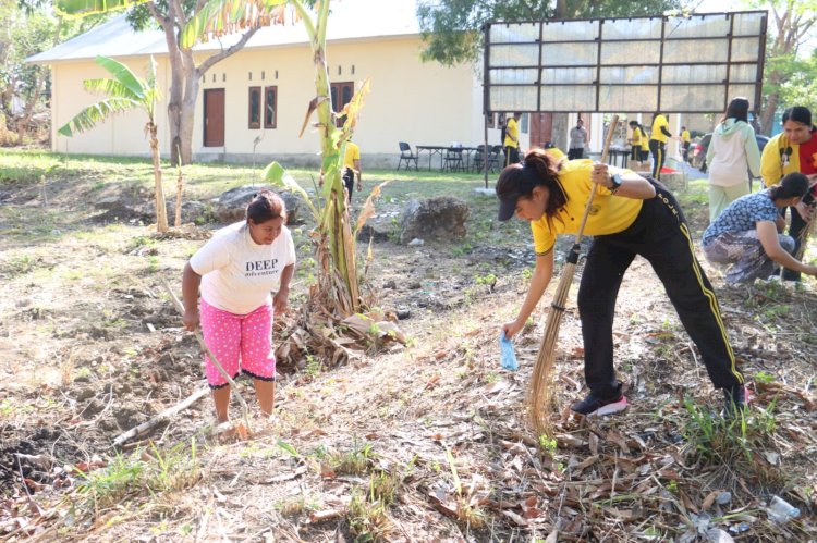 Wujudkan Lingkungan Bersih Dan Sehat, Kapolres Ttu Pimpin Kegiatan Jumat Bersih Libatkan Personel, Bhayangkari Dan Masyarakat