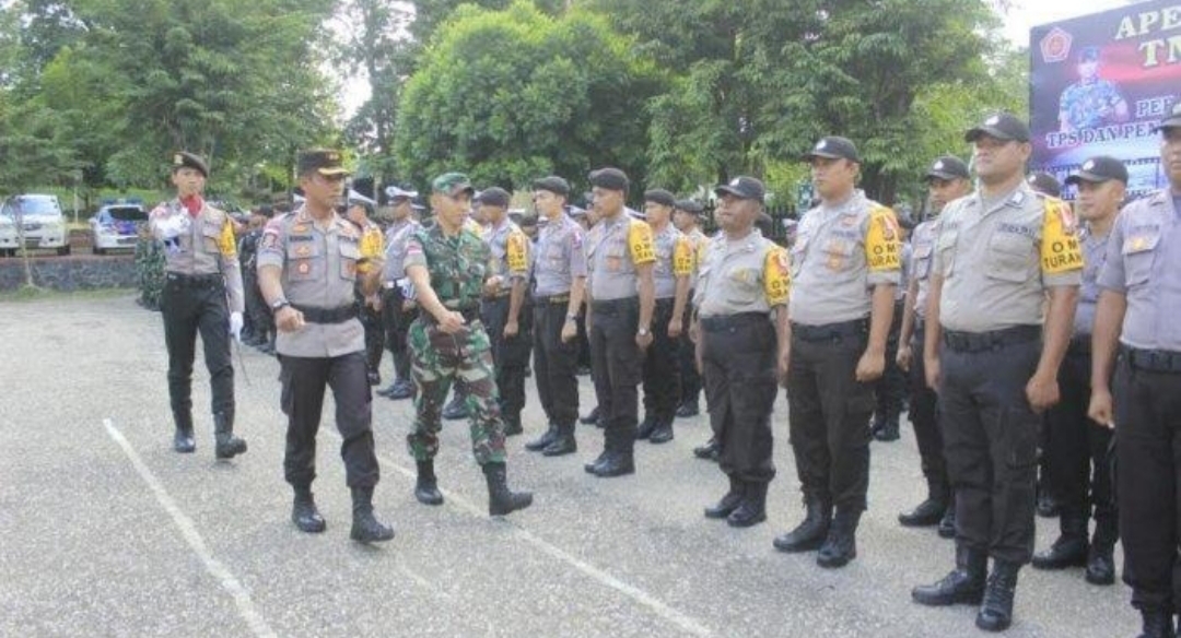 Polres TTU Gelar Apel Gabungan TNI Polri Dalam Rangka Persiapan Pengamanan TPS dan Logistik